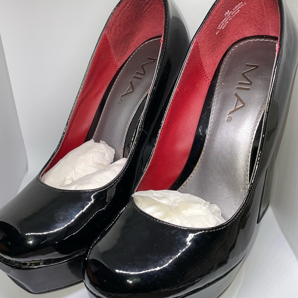 Black MIA Heels that are 4 inches tall